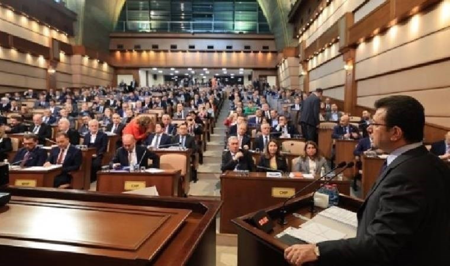 İBB Meclisi’nde AKP’li üyeler bütçe oturumunu terk etti – Son Dakika Siyaset Haberleri – 2024